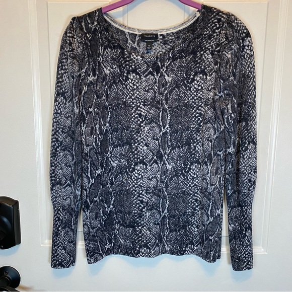 Talbots Pure Merino Wool Women’s Sweater XS Long Bishop Sleeve Gray Snake Print - Picture 1 of 12